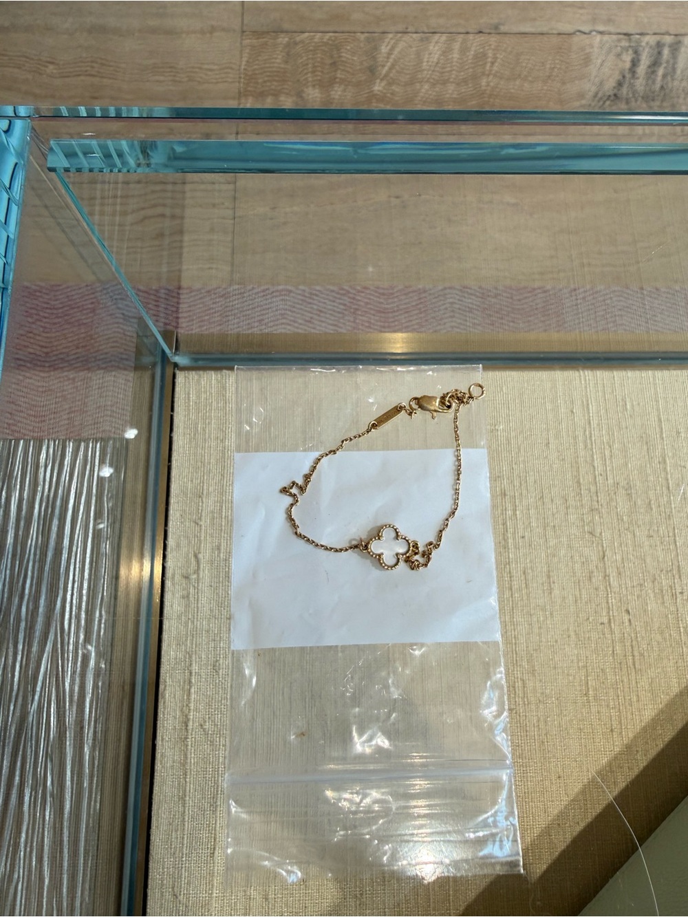 Van Cleef 18K Yellow Gold Mother of Pearl Sweet Alhambra Bracelet - Picture 3 of 8